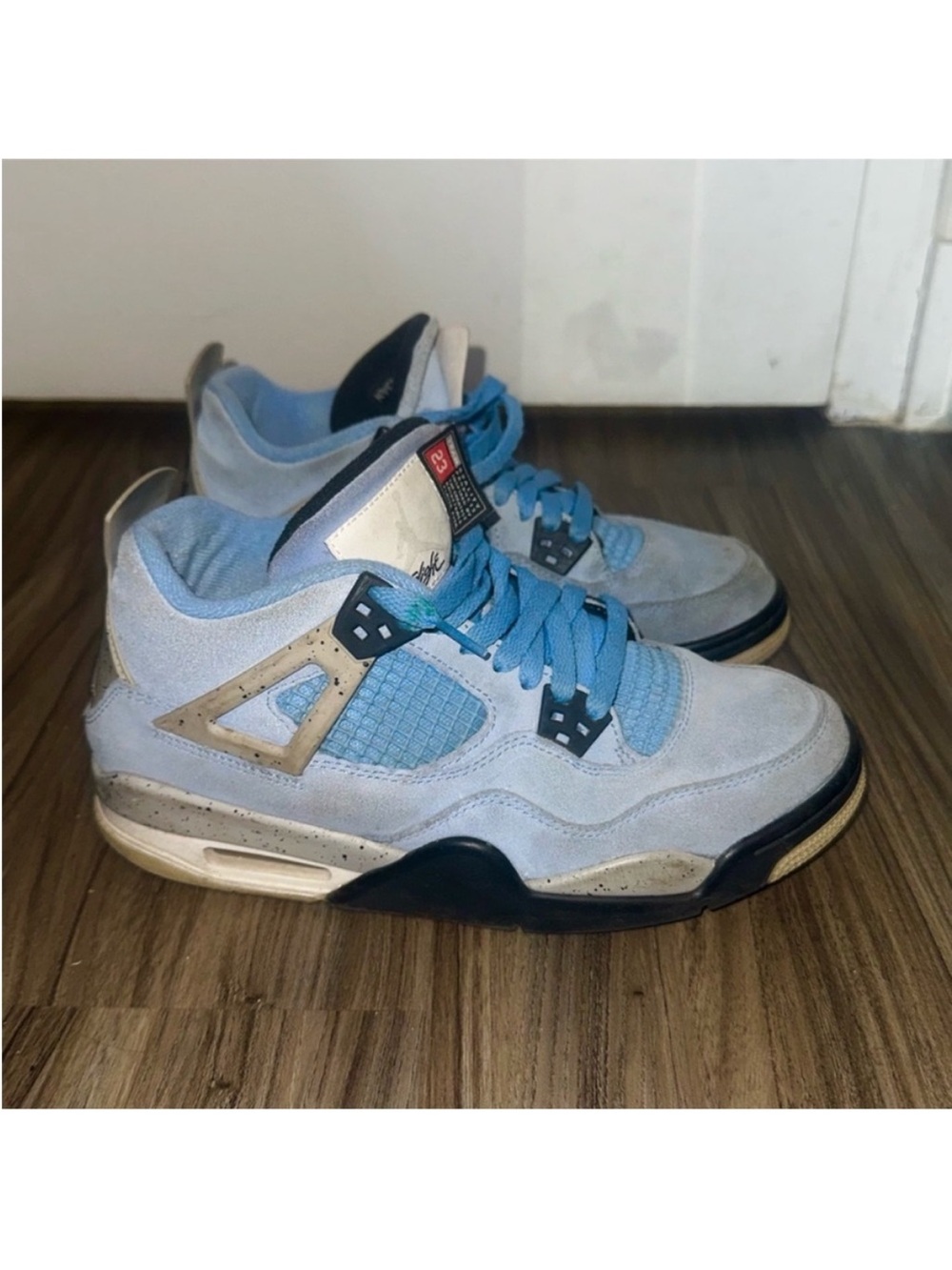Jordan Men’s Light Blue and Beige Retro Basketball Shoes